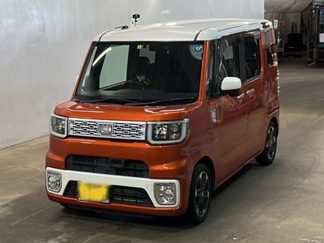 3227 DAIHATSU WAKE LA700S 2015 г. (KCAA Fukuoka)