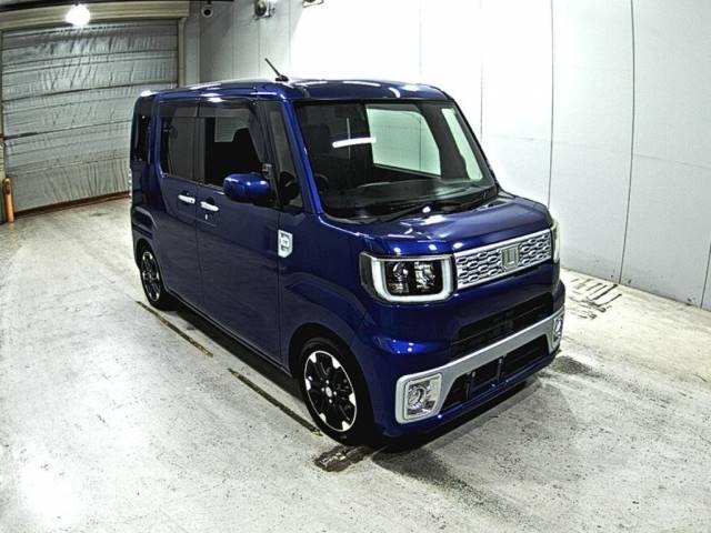 4361 DAIHATSU WAKE LA700S 2015 г. (LAA Okayama)