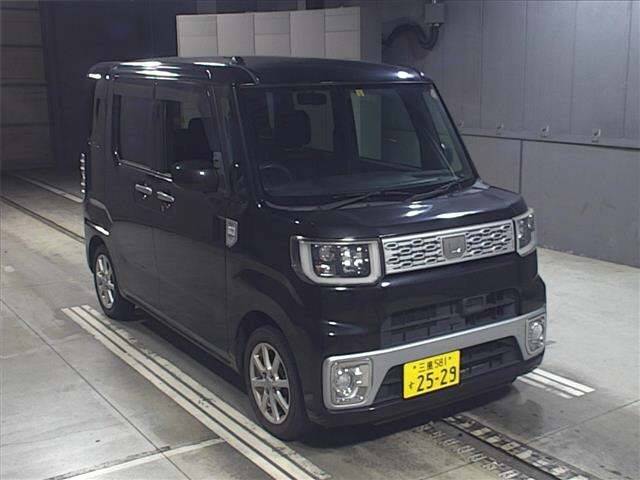 70335 DAIHATSU WAKE LA700S 2015 г. (JU Gifu)