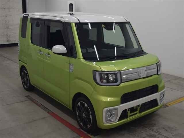 50583 DAIHATSU WAKE LA700S 2018 г. (MIRIVE Osaka)