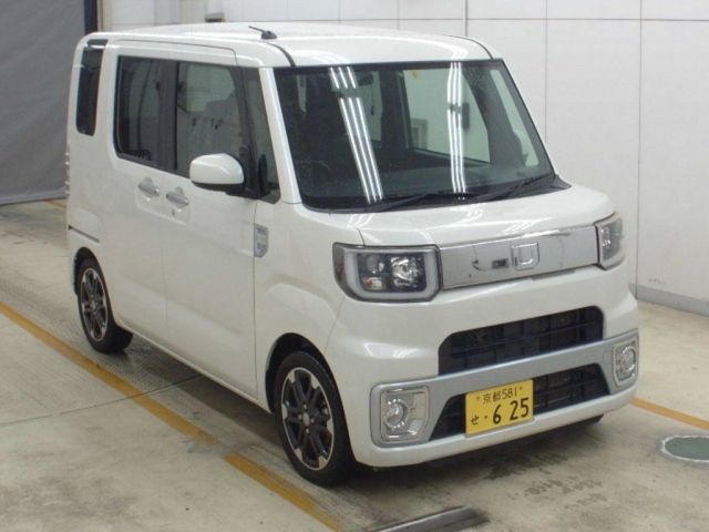 3135 DAIHATSU WAKE LA700S 2015 г. (NAA Osaka)