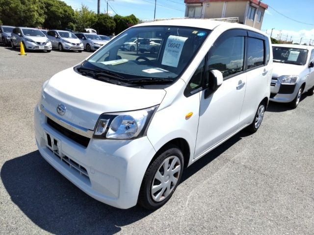 6042 Daihatsu Move LA100S 2014 г. (LUM Kobe Nyusatsu)