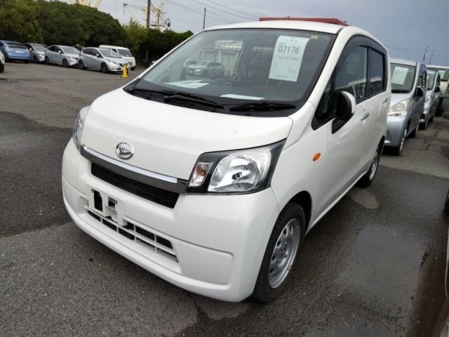 7176 Daihatsu Move LA100S 2014 г. (LUM Kobe Nyusatsu)