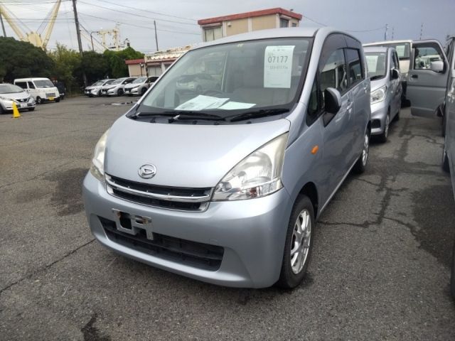 7177 Daihatsu Move LA100S 2012 г. (LUM Kobe Nyusatsu)