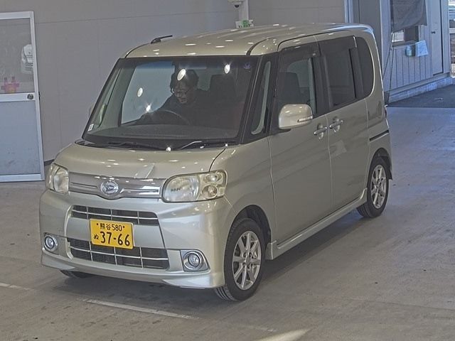 1211 Daihatsu Tanto L375S 2013 г. (ARAI Oyama)