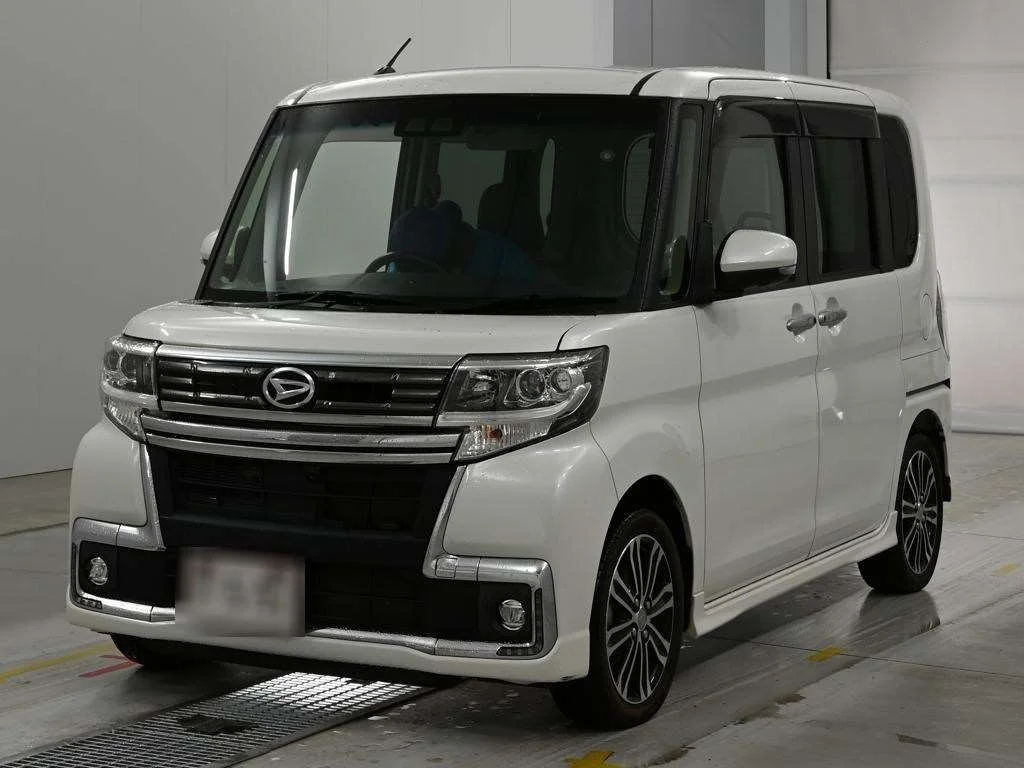 Daihatsu Tanto LA600S 2018