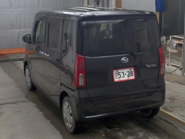 Daihatsu Tanto LA650S 2021