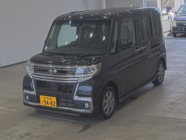 20401 Daihatsu Tanto LA600S 2018 г. (ARAI Oyama VT)