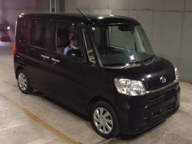 Daihatsu Tanto LA600S 2018