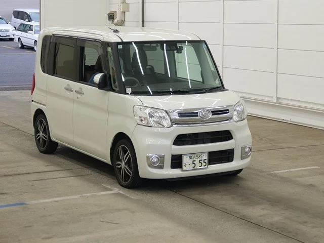 Daihatsu Tanto LA600S 2018