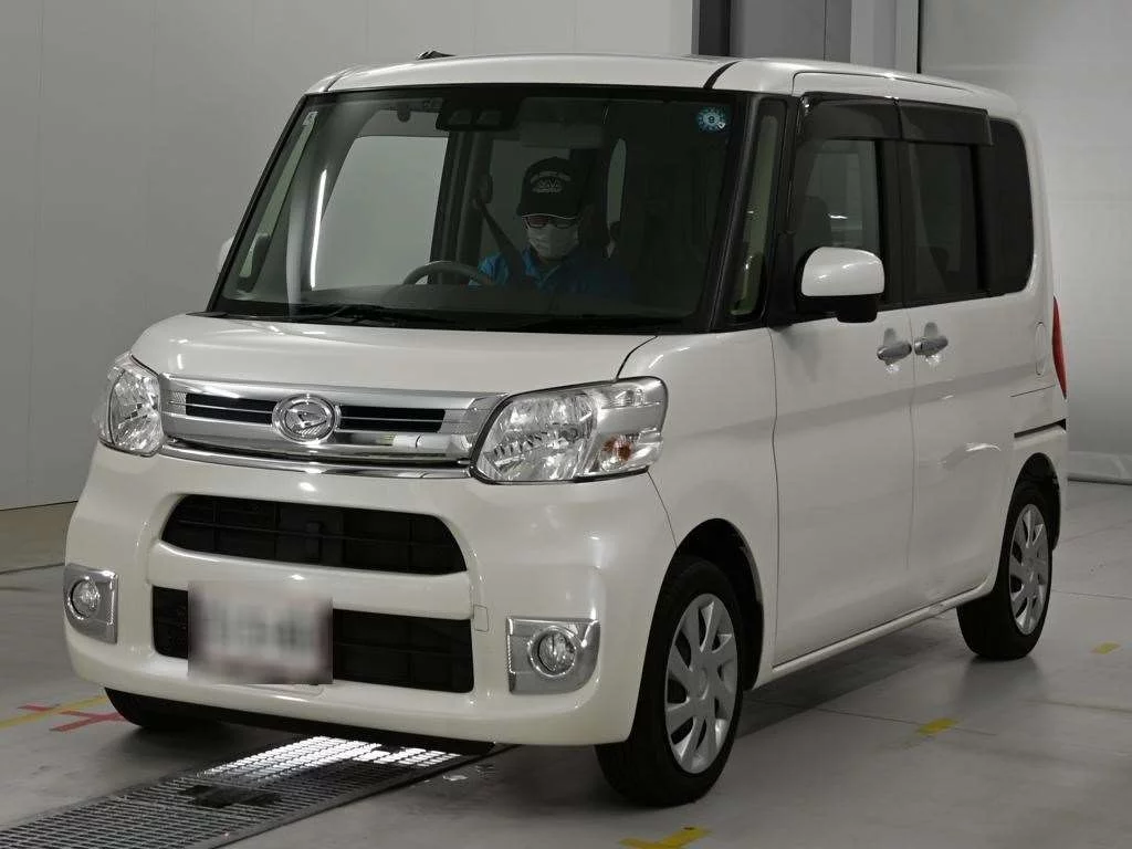 Daihatsu Tanto LA600S 2018