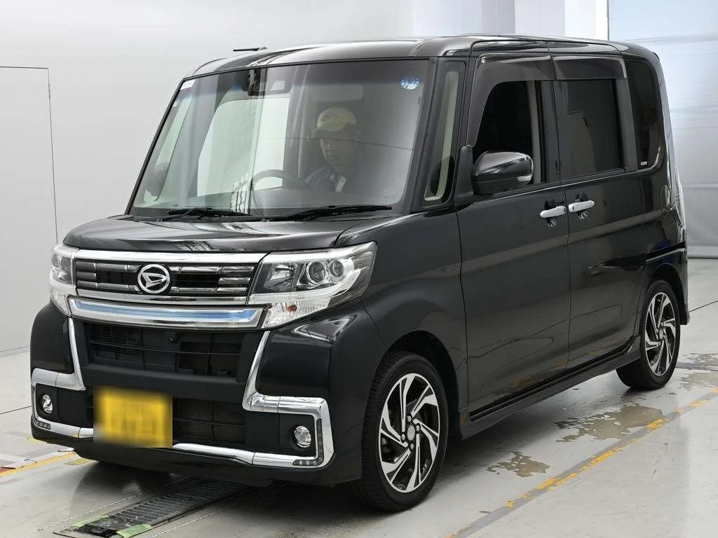 Daihatsu Tanto LA600S 2019