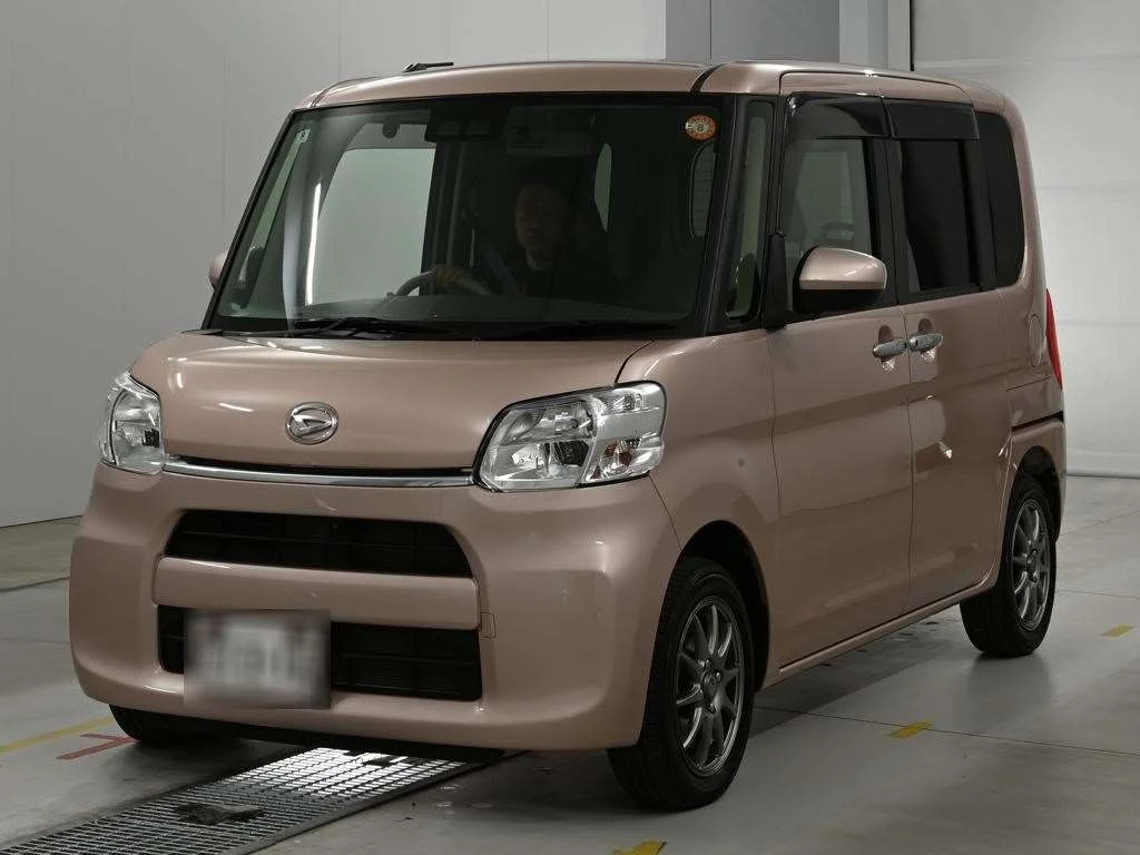 Daihatsu Tanto LA600S 2018