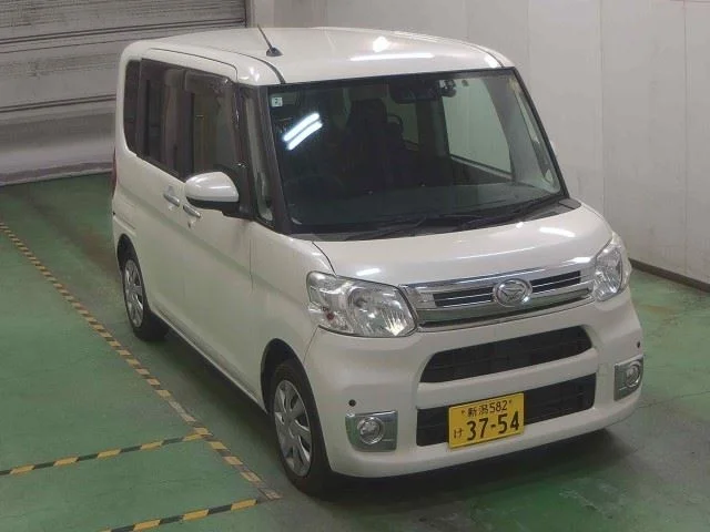 Daihatsu Tanto LA600S 2018