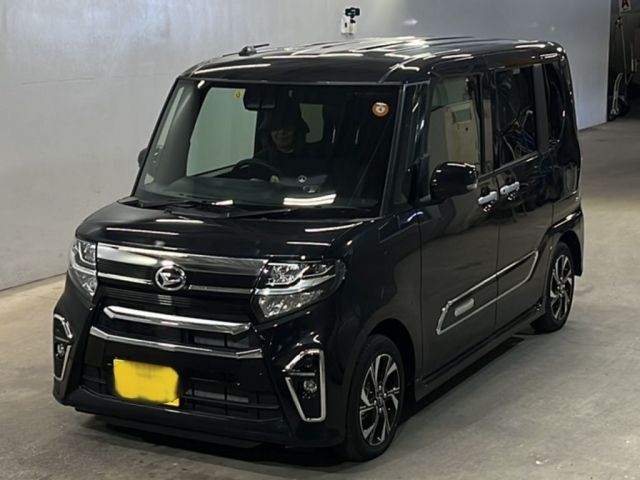 3072 Daihatsu Tanto LA650S 2021 г. (KCAA Fukuoka)