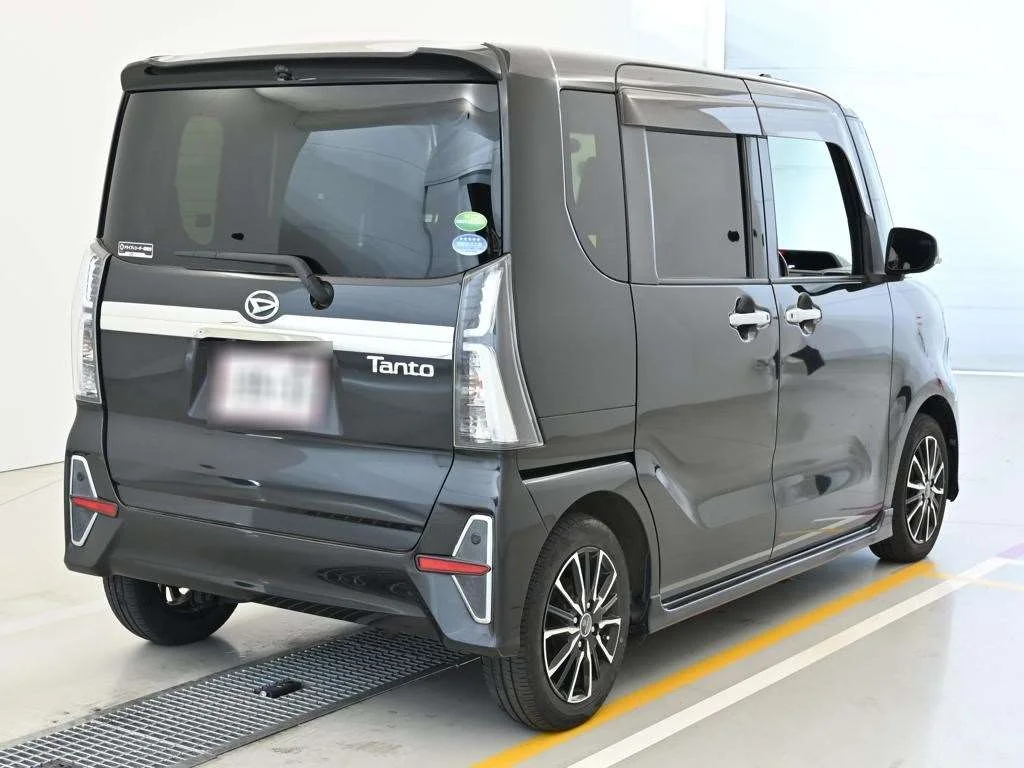 Daihatsu Tanto LA650S 2019