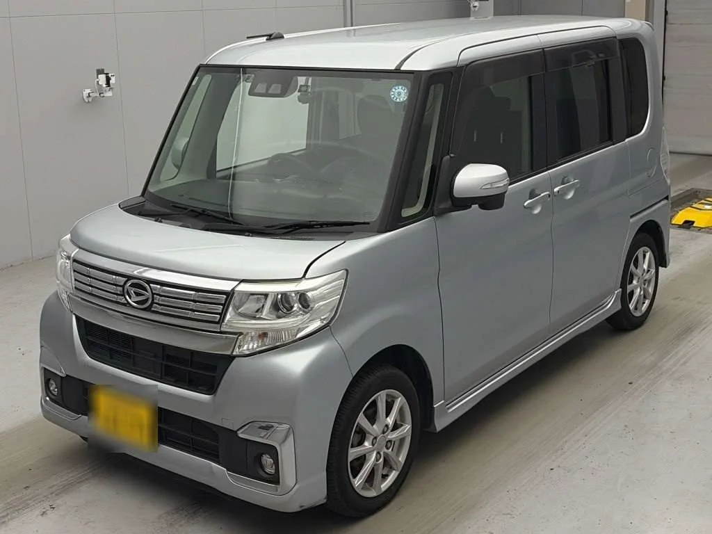Daihatsu Tanto LA600S 2018