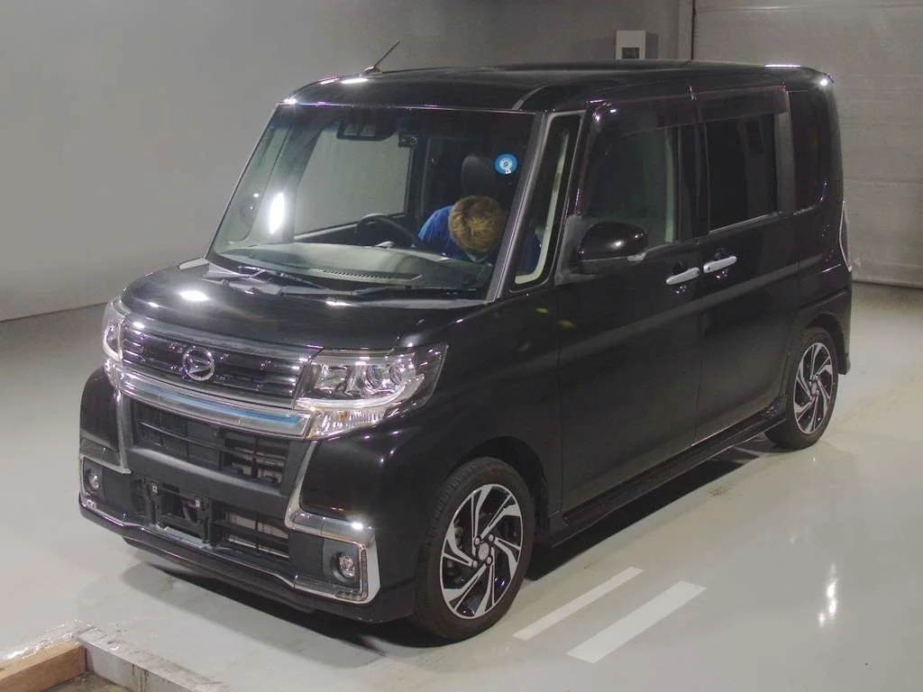 Daihatsu Tanto LA600S 2019