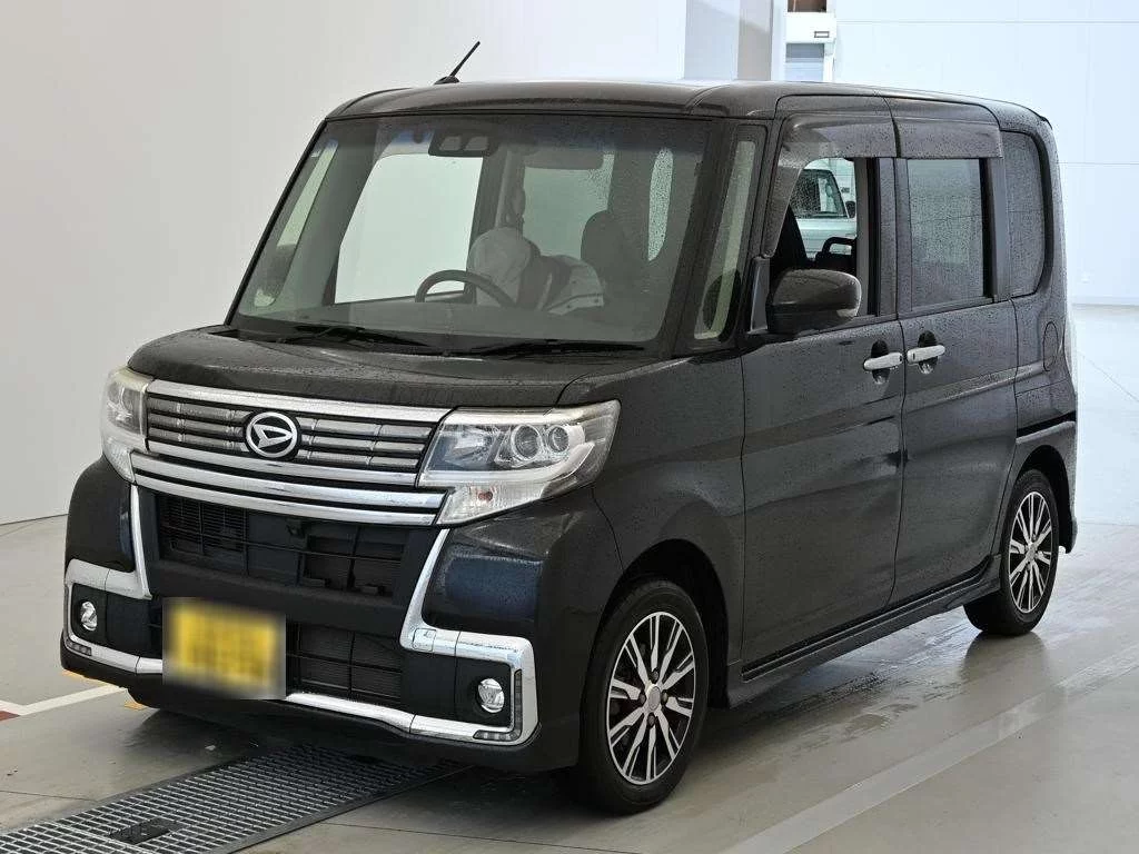 Daihatsu Tanto LA600S 2018