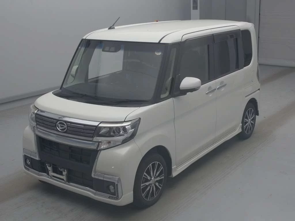 Daihatsu Tanto LA600S 2019