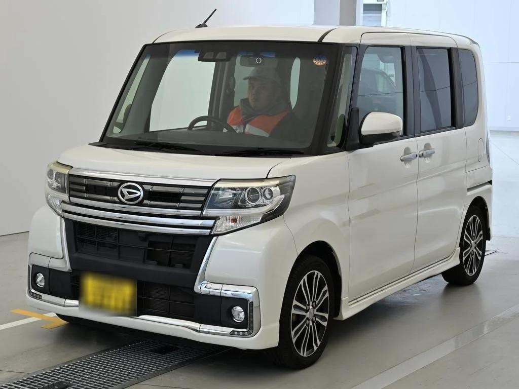 Daihatsu Tanto LA600S 2018