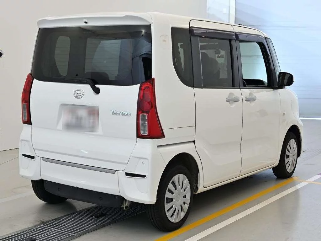 Daihatsu Tanto LA650S 2021