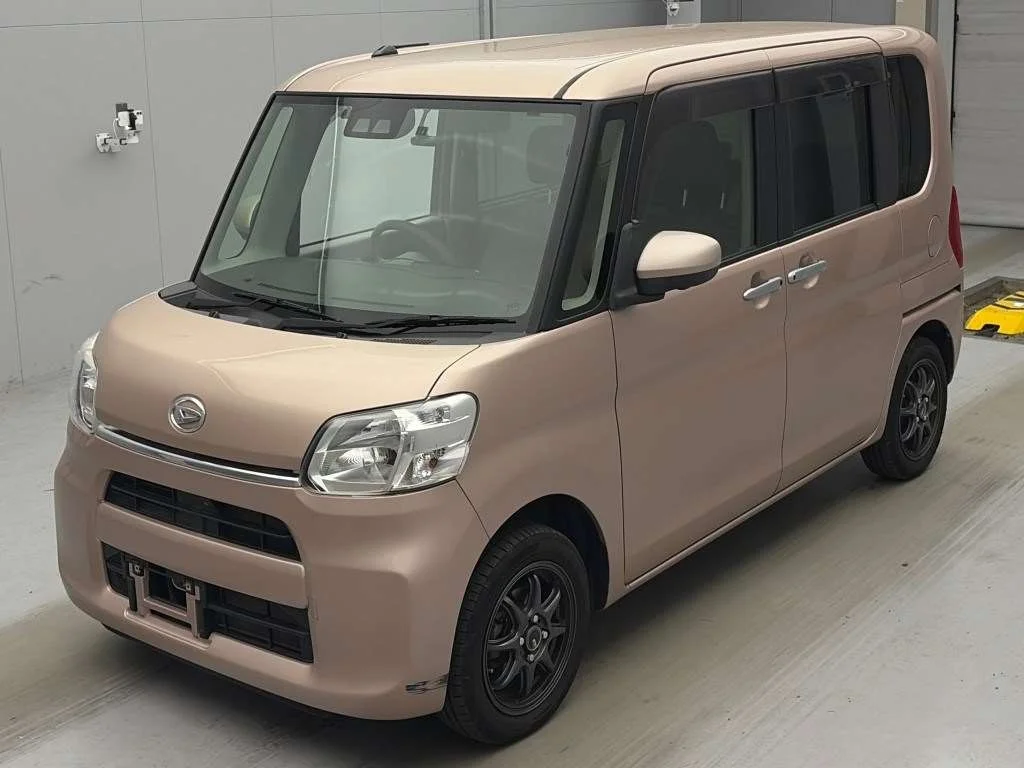 Daihatsu Tanto LA600S 2018