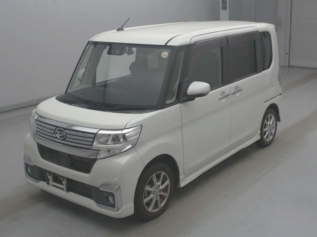 Daihatsu Tanto LA600S 2018