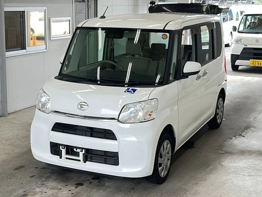 Daihatsu Tanto LA600S 2018