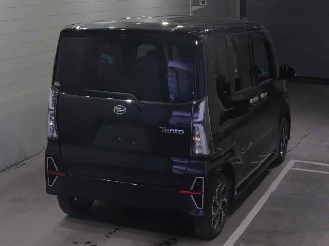 Daihatsu Tanto LA660S 2021