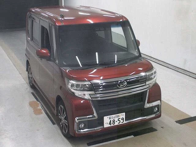 Daihatsu Tanto LA600S 2018