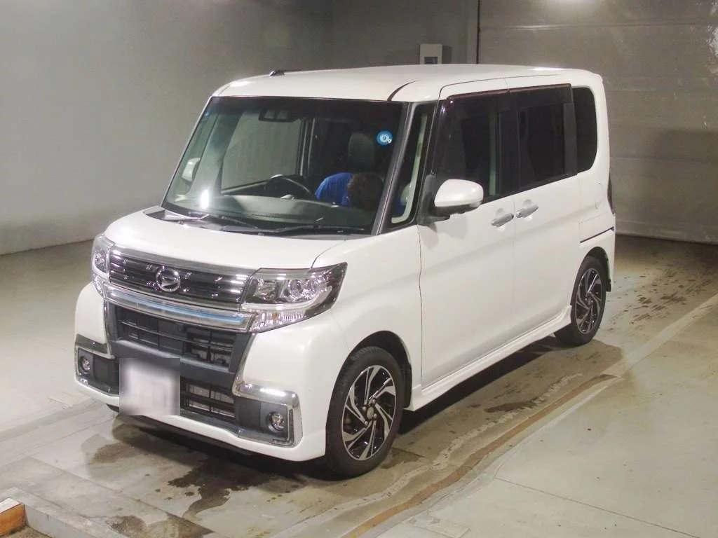 Daihatsu Tanto LA600S 2019