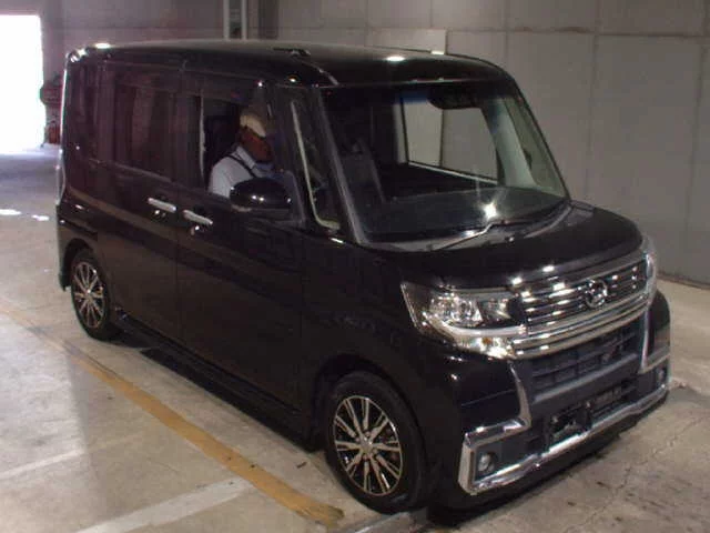Daihatsu Tanto LA600S 2018
