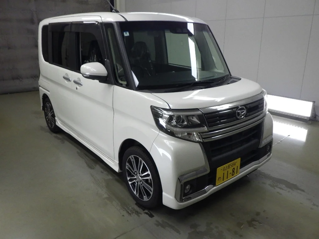 Daihatsu Tanto LA600S 2018