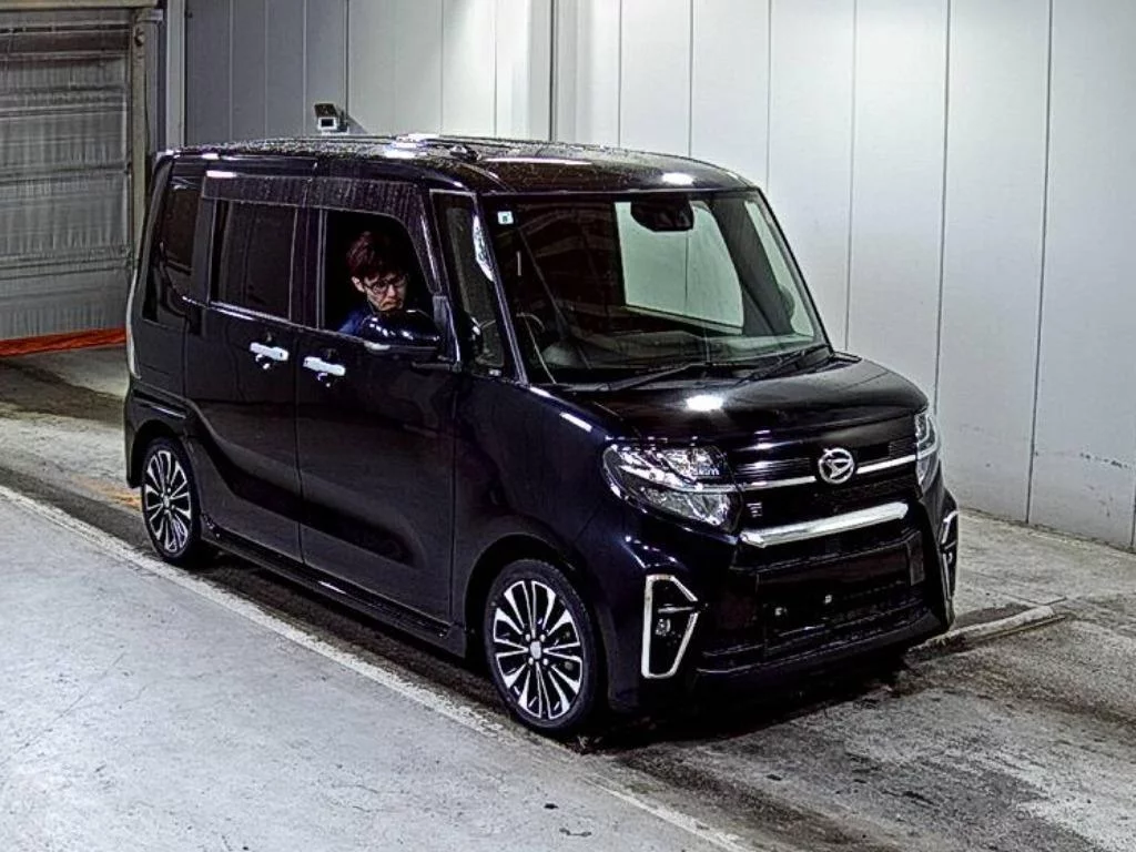 Daihatsu Tanto LA650S 2021