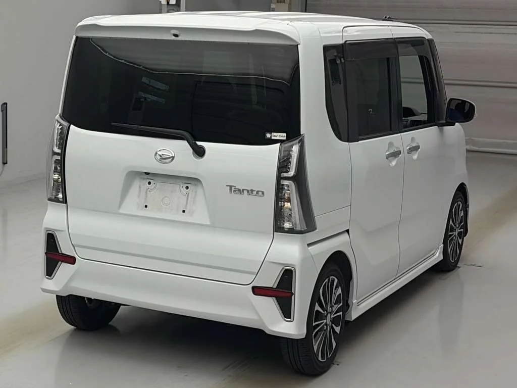 Daihatsu Tanto LA650S 2021