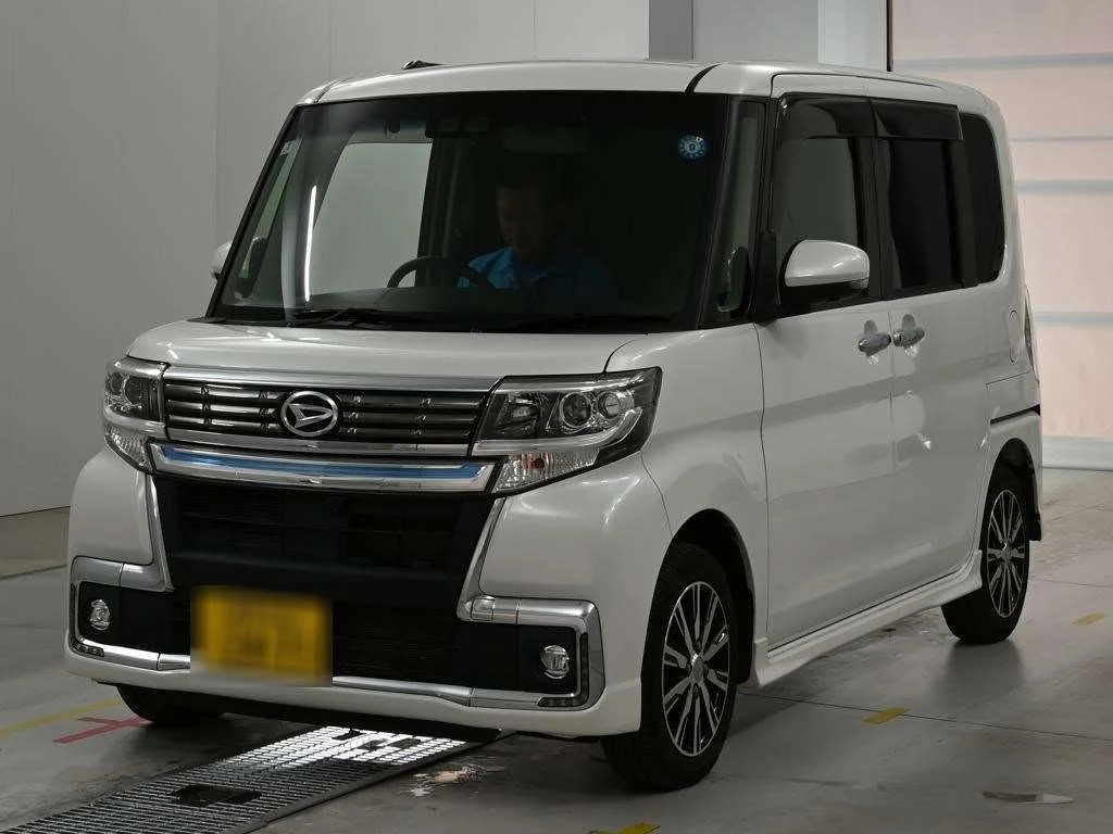 Daihatsu Tanto LA600S 2019