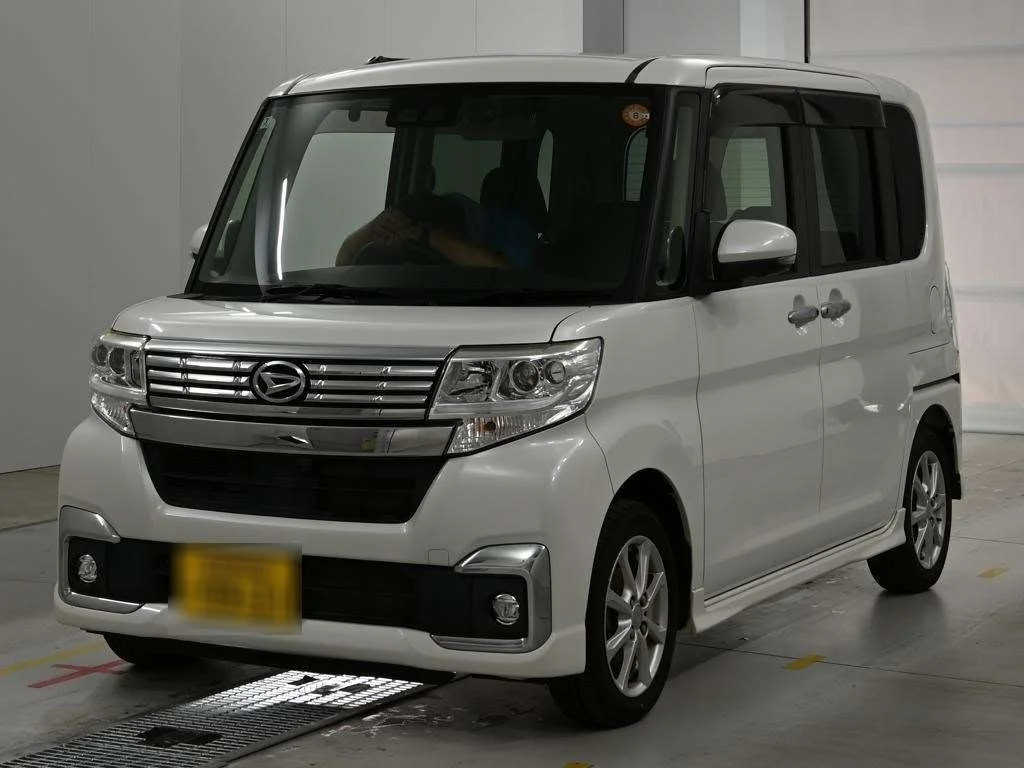 Daihatsu Tanto LA600S 2018