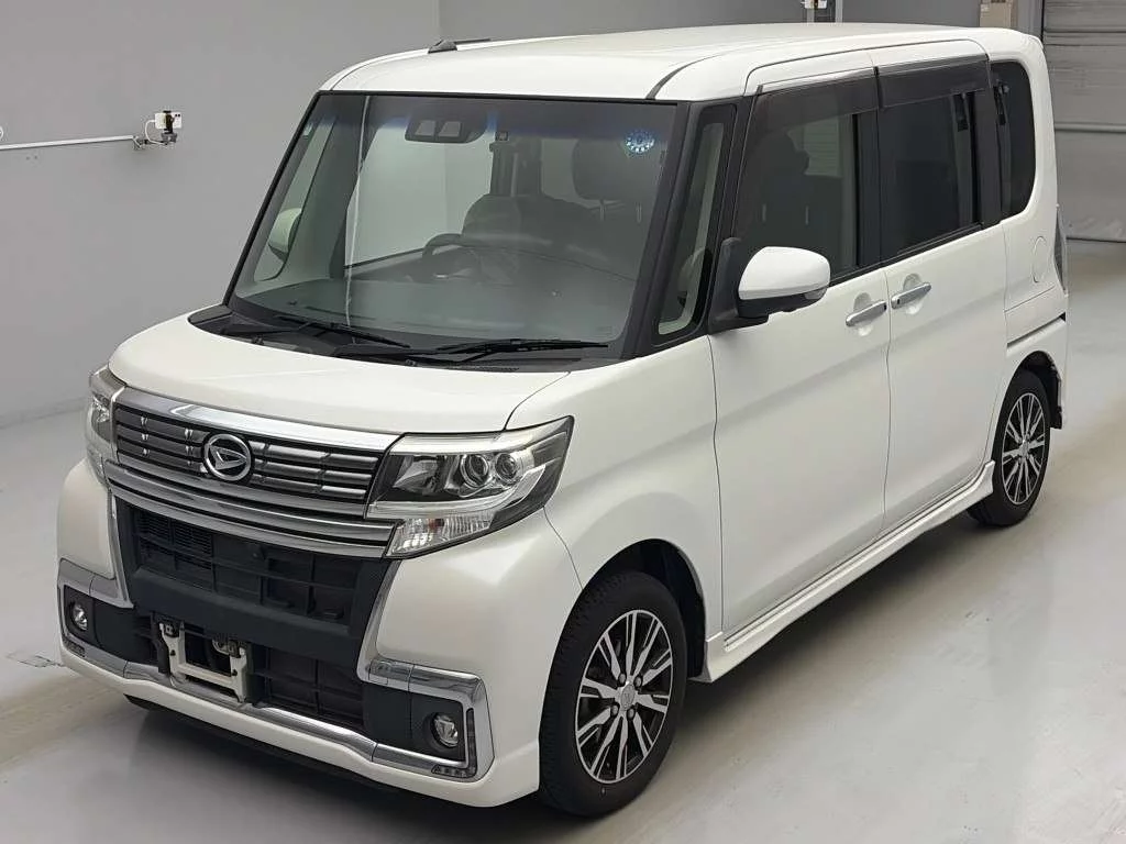Daihatsu Tanto LA600S 2018
