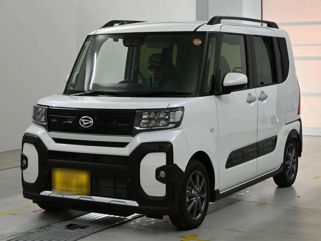 Daihatsu Tanto LA650S 2025