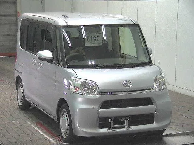 Daihatsu Tanto LA600S 2018