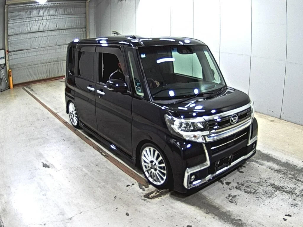 Daihatsu Tanto LA600S 2019