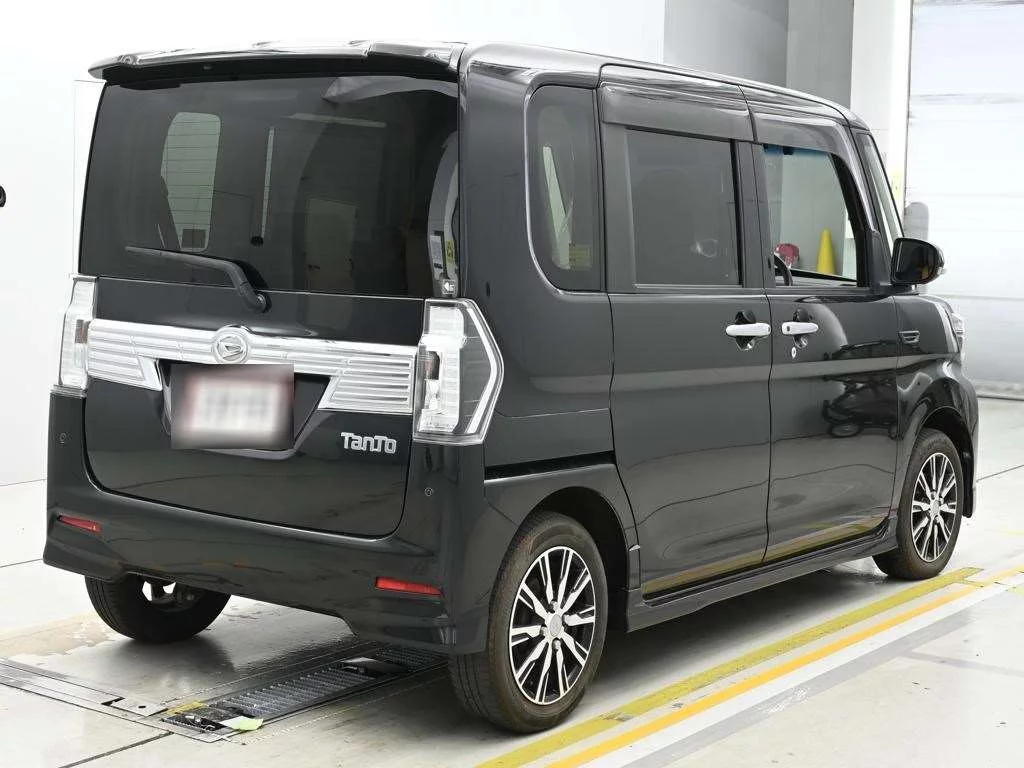 Daihatsu Tanto LA600S 2018