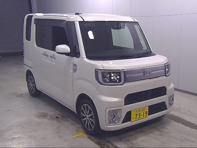 10086 Daihatsu Wake LA700S 2018 г. (Honda Tokyo)