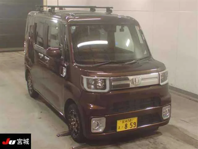 Daihatsu Wake LA710S 2018