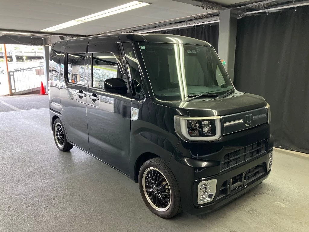 Daihatsu Wake LA700S 2018