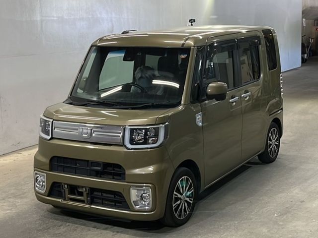 4167 Daihatsu Wake LA700S 2018 г. (KCAA Fukuoka)