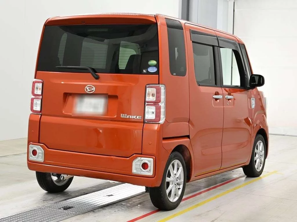 Daihatsu Wake LA710S 2020