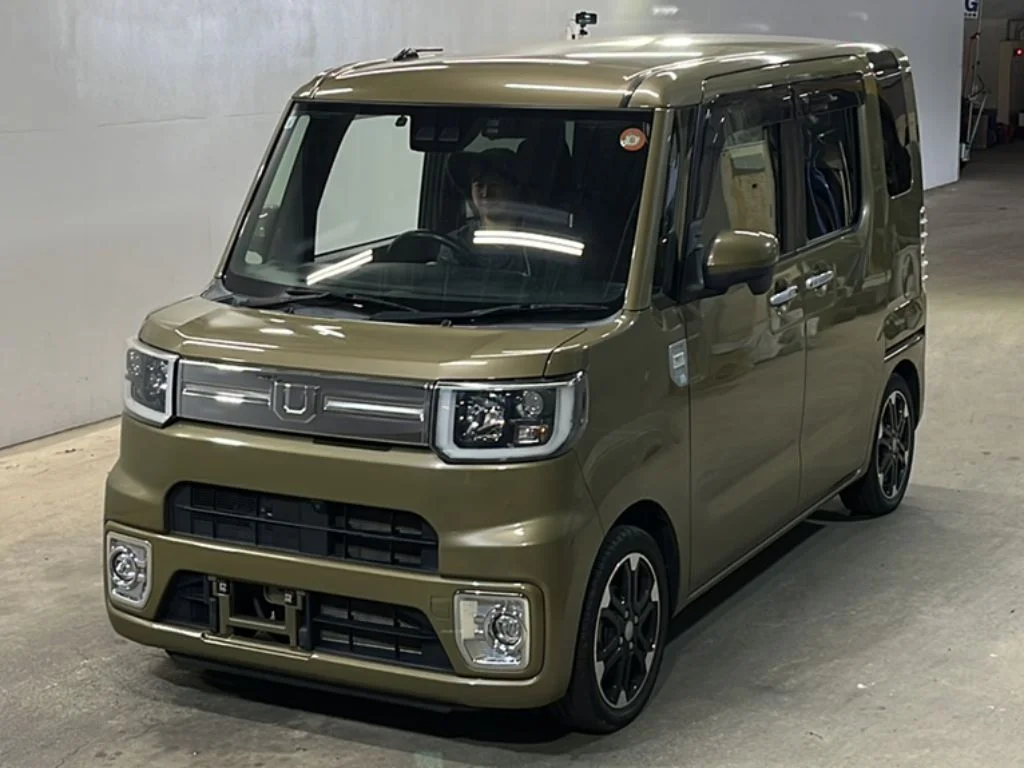 Daihatsu Wake LA700S 2021