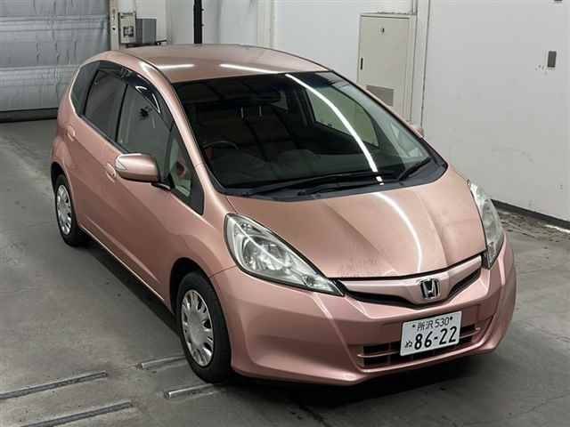 10069 HONDA FIT GE6 2013 г. (MIRIVE Saitama)